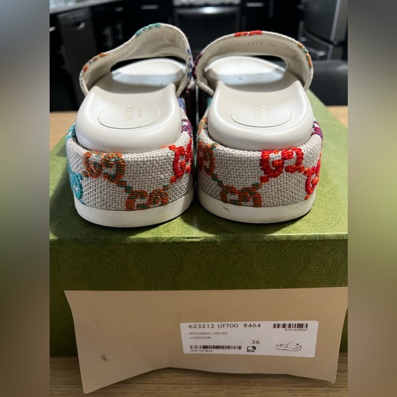 GUCCI WOMEN'S PLATFORM SLIDE SANDAL - Picture 2 of 9